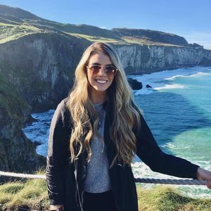 Meet your Posher, Casey